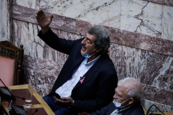 Τασούλας σε Πολάκη : «Μην διακόπτετε και μην βγάζετε τη μάσκα σας»