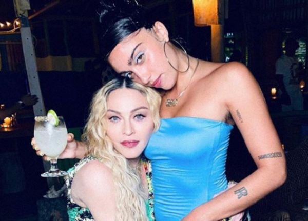 Μαντόνα : Δημοσίευσε σπάνια φωτογραφία αγκαλιά με την κόρη της