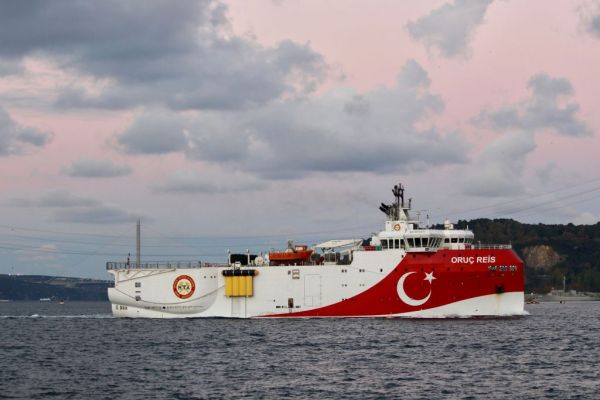Η μετατόπιση της ελληνικής «κόκκινης γραμμής» για τις τουρκικές έρευνες και τα στρατηγικά διλήμματα