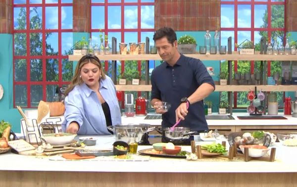 «Πάμε Δανάη!» : Βελουτέ σούπα μανιταριών από τον Απόστολο Ρουβά