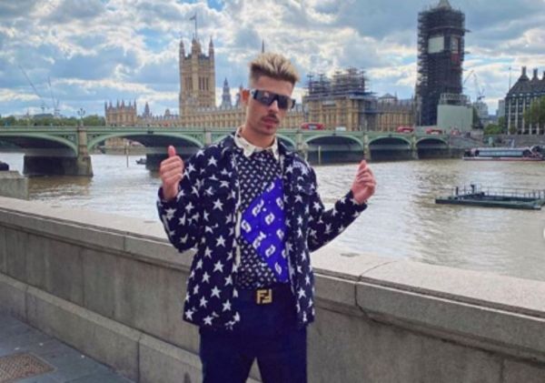 FY : Ο χωρισμός των γονιών του, οι ουσίες και οι κόντρες στην τραπ