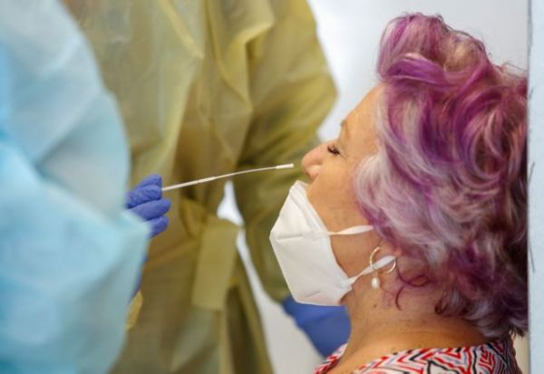 Κοροναϊός : Γυναίκα έκανε ρινικό τεστ κορονοϊού και η μπατονέτα της τρύπησε τον εγκέφαλο