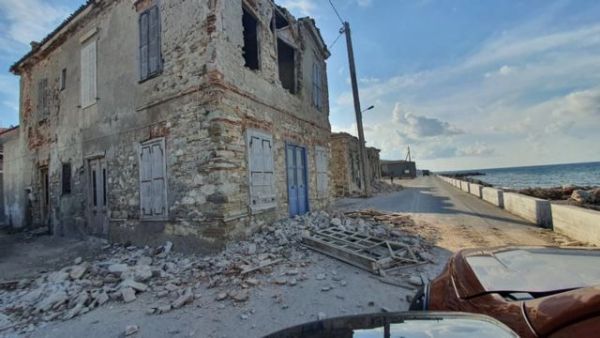 Σεισμός στη Σάμο : Αεροδιακομιδή για σοβαρά τραυματισμένο παιδί