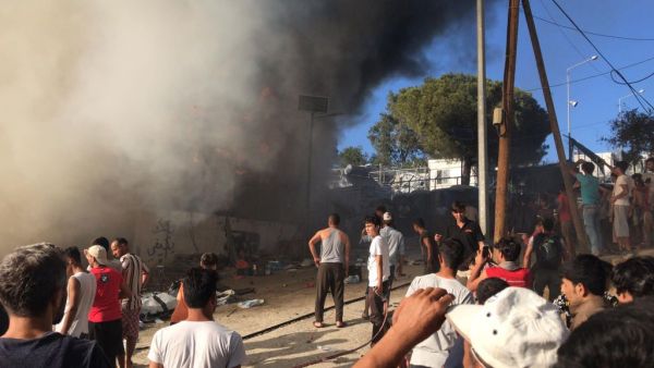 Ποιος έκαψε τη Μόρια; – Αποκαλυπτικό ρεπορτάζ του BBC για την καταστροφή του ΚΥΤ