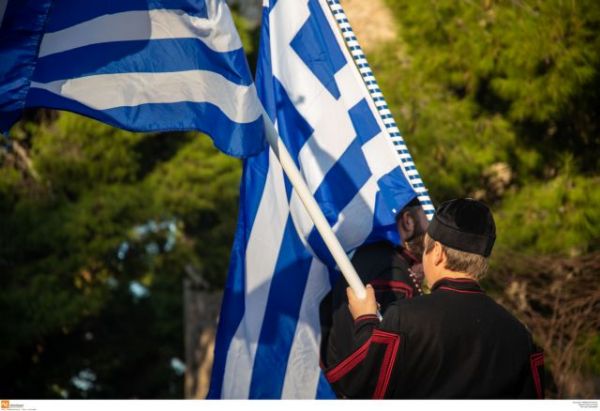 Απίστευτο μήνυμα εκπαιδευτικών στην Κεφαλονιά:  Για τον πόλεμο του ’40 φταίνε τα μονοπώλια