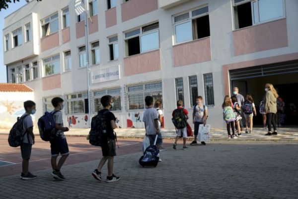 Σχολεία : Μηδαμινή η διασπορά του κοροναϊού σε μαθητές και εκπαιδευτικούς