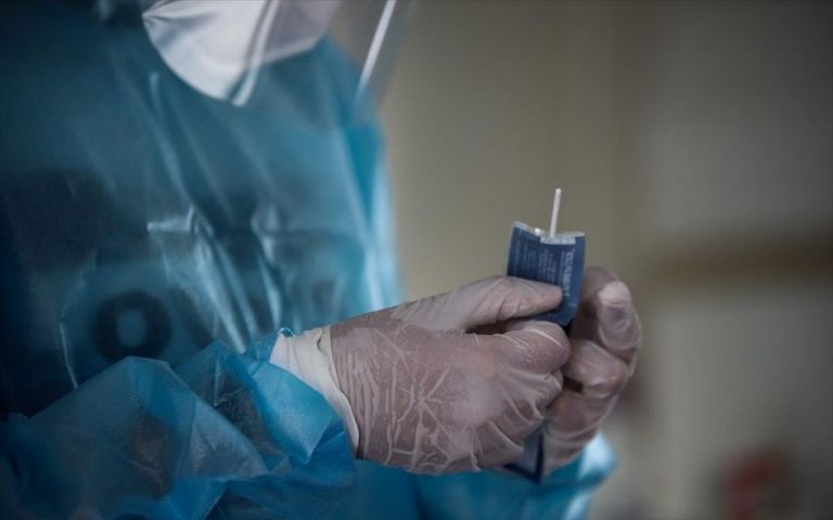 Κοροναϊός : 790 νέα κρούσματα και 10 θάνατοι – Στους 84 οι διασωληνωμένοι [γραφήματα]