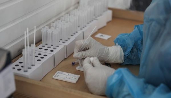 Κοροναϊός : Σοκ από τα κρούσματα στο εργοστάσιο μπαχαρικών – Τι λέει ο γιατρός της επιχείρησης στο MEGA