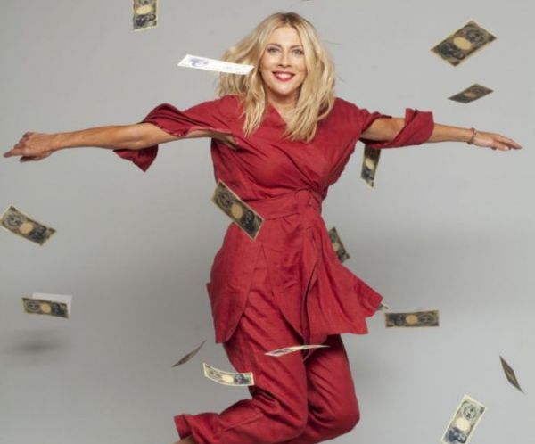 Εντυπωσιακή πρεμιέρα με υψηλά νούμερα τηλεθέασης για το «Ενα εκατομμύριο YEN» με τη Σμαράγδα Καρύδη