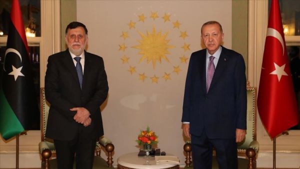 Συνάντηση Ερντογάν – Σάρατζ στην Κωνσταντινούπολη