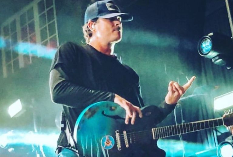 «Monsters of California»: Σκηνοθετικό ντεμπούτο για τον Τομ ΝτεΛονγκ των Blink-182