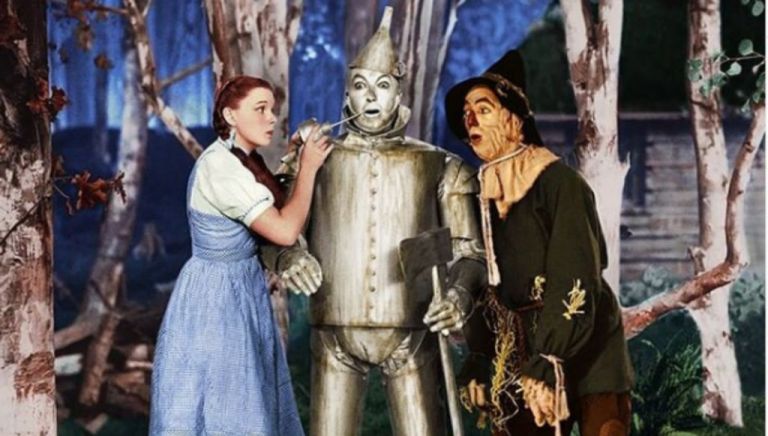 Πατήστε «Ο μάγος του Οζ» στο Google και δείτε τι θα γίνει στην οθόνη σας