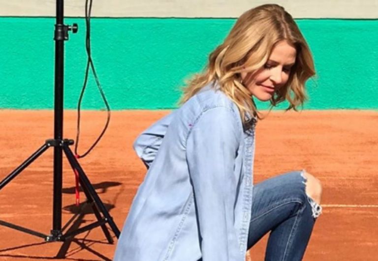 Τζένη Μπαλατσινού : Ποζάρει με φουσκωμένη κοιλίτσα στον έβδομο μήνα