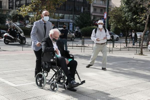 Άκης Τσοχατζόπουλος : Και πάλι στον Άρειο Πάγο με αναπηρικό καροτσάκι