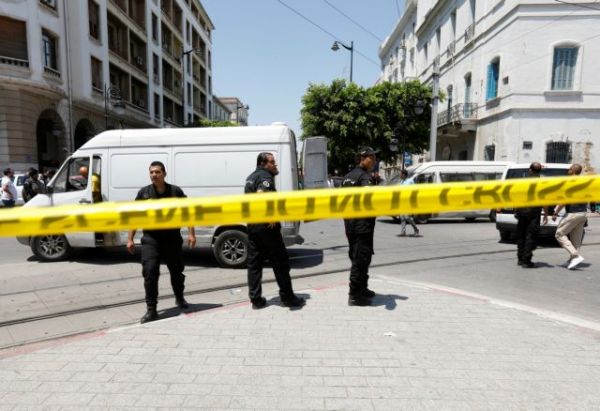 Τυνησία : Κατεδάφισαν περίπτερο ενώ κοιμόταν μέσα άνθρωπος – Παρέμβαση πρωθυπουργού