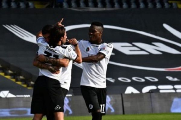 Σκόραρε ο Βέρντε, πήρε βαθμό η Σπέτσια