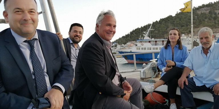 Όταν τα ψαροκάϊκα υποδέχτηκαν τον Βορίδη με τιμές