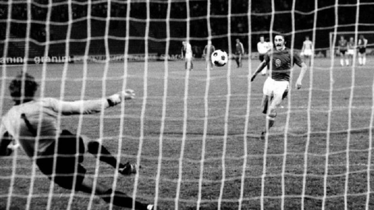 Στην εντατική με κοροναϊό ο Πανένκα