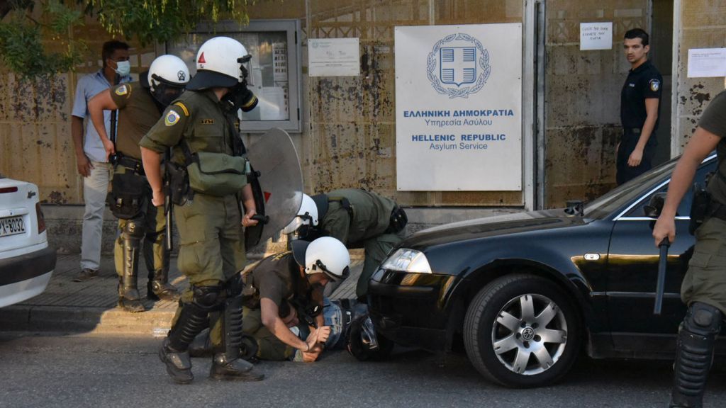 Σοβαρά επεισόδια στο υπουργείο Προστασίας του Πολίτη