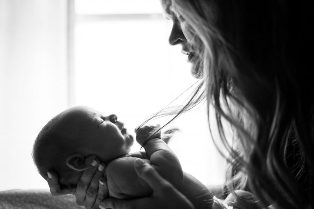 Κοροναϊός : Πολύ μικρός ο κίνδυνος μετάδοσης του στα νεογέννητα από τις μητέρες