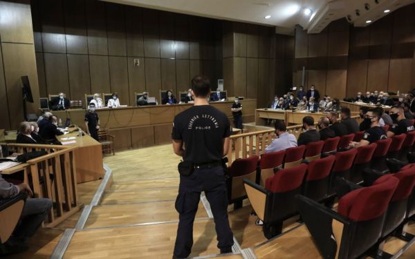 Φραστική επίθεση χρυσαυγίτη σε φωτορεπόρτερ στο Εφετείο