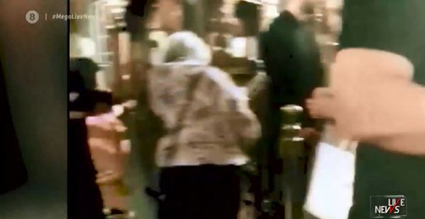 Αποκλειστικό MEGA: Απίστευτες εικόνες μέσα από εκκλησία – Συνωστισμός και απουσία μέτρων ασφαλείας