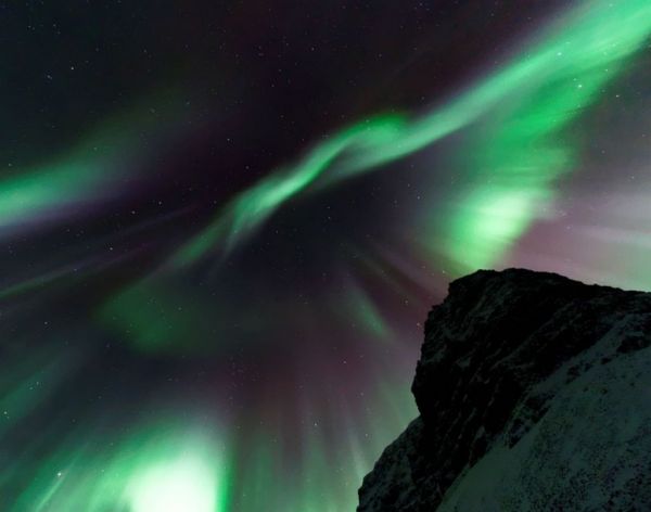 Σέλας : Δείτε εντυπωσιακά βίντεο και φωτογραφίες που «μαγεύουν» κάθε παρατηρητή