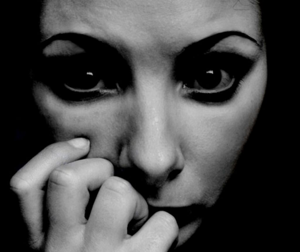 Σχιζοφρένεια : Ανατριχιαστικό βίντεο δείχνει πώς βλέπει τον κόσμο κάποιος με αυτήν τη διαταραχή