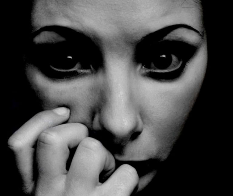 Σχιζοφρένεια : Ανατριχιαστικό βίντεο δείχνει πώς βλέπει τον κόσμο κάποιος με αυτήν τη διαταραχή