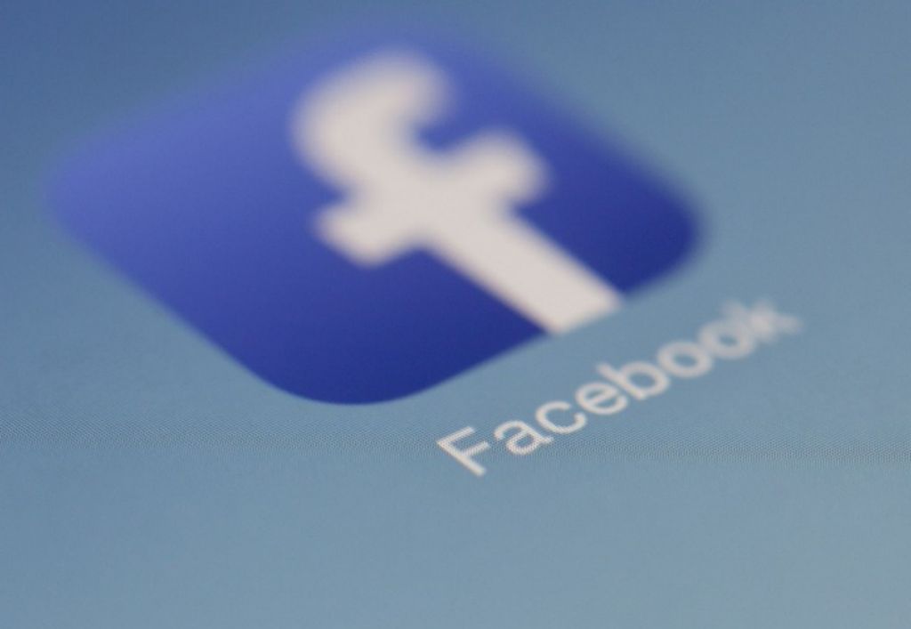 Facebook : Έτσι θα διαγράψεις μαζικά αρχεία και έτσι θα αποθηκεύσεις τα πάντα