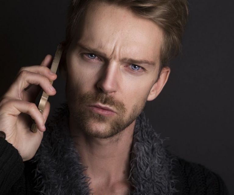 Ζώδια : Οι ψυχολογικές τακτικές που θα εφαρμόσουν για να σε κάνουν ό,τι θέλουν