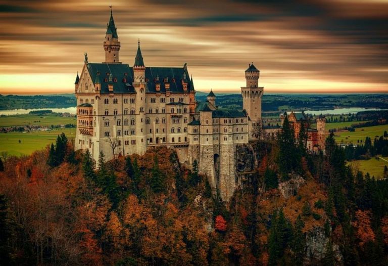 Δείτε τα πιο εντυπωσιακά και ιστορικά κάστρα που θα σας «ταξιδέψουν» – Φώτο