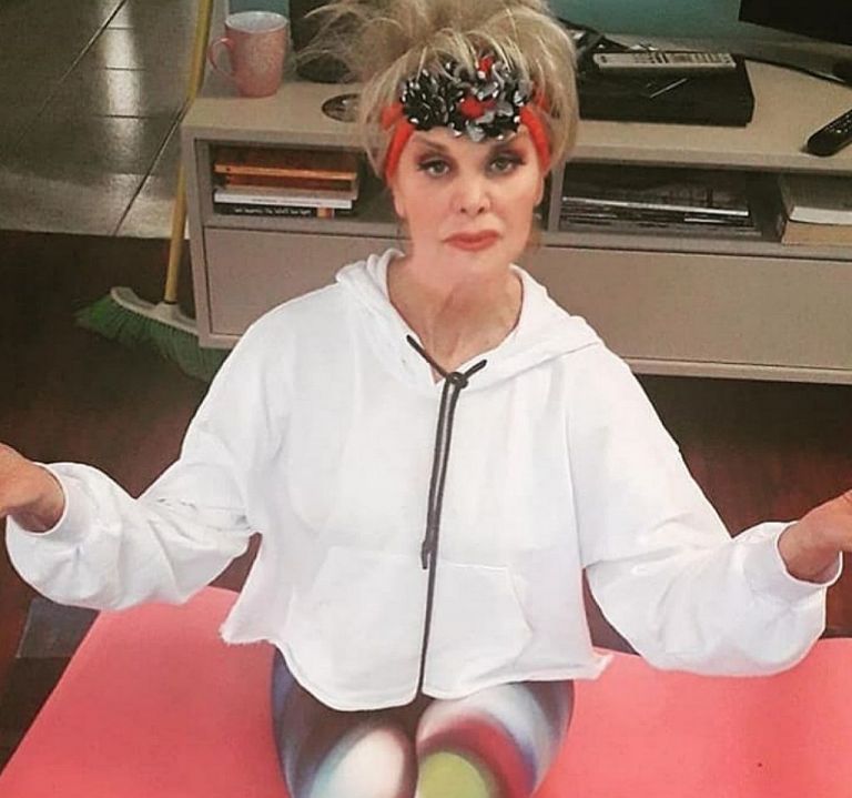 Μαρία Ιωαννίδου : Θρηνώ, υποφέρω, έχω πένθος