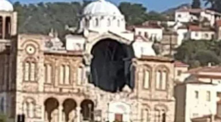 Σεισμός : Μεγάλες ζημιές σε εκκλησία στο Καρλόβασι – Δείτε φωτογραφίες