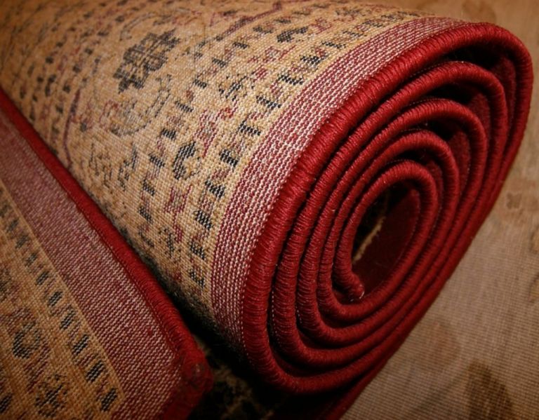 Έτσι θα καθαρίσετε το χαλί σας από τους λεκέδες μέσα σε λίγη ώρα – Βίντεο