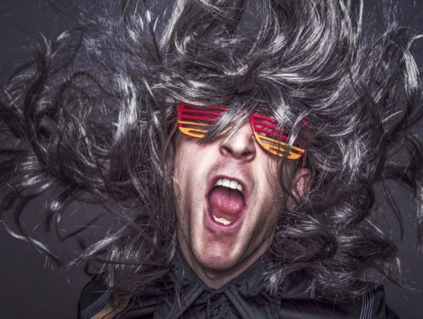 Αστεία «random» βίντεο στο Facebook που θα σε κάνουν να ξεχάσεις ότι είναι 2020