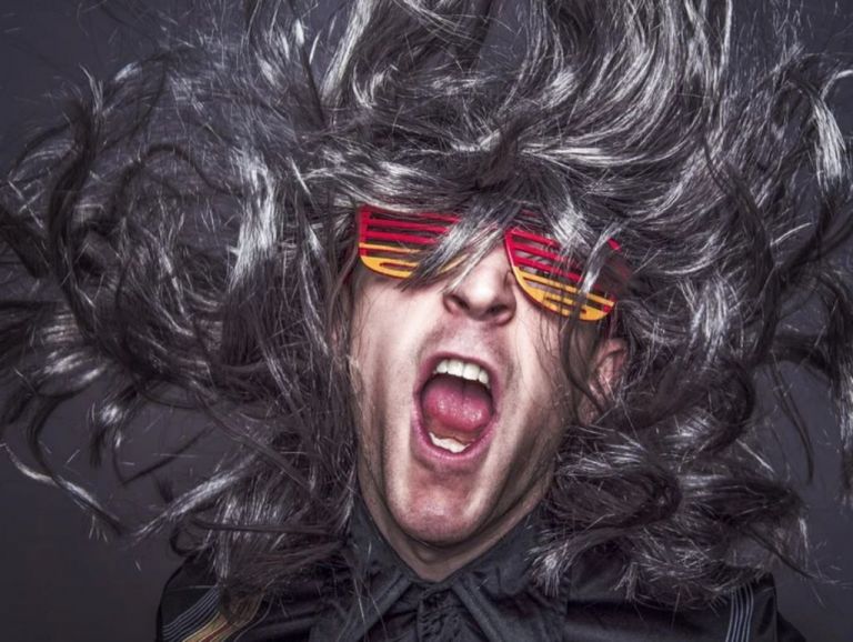 Αστεία «random» βίντεο στο Facebook που θα σε κάνουν να ξεχάσεις ότι είναι 2020