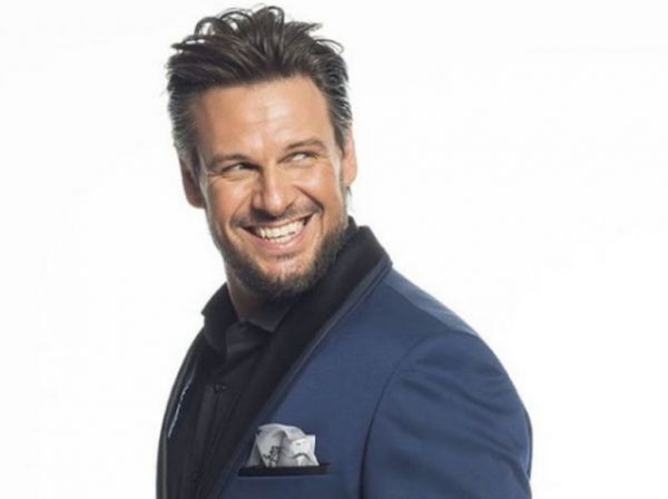 Πάνος Κιάμος: Δείτε την τρυφερή φωτογραφία του σε παιδική ηλικία