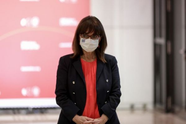 Σακελλαροπούλου: Έκανε το αντιγριπικό εμβόλιο και έστειλε το δικό της μήνυμα για τον κοροναϊό