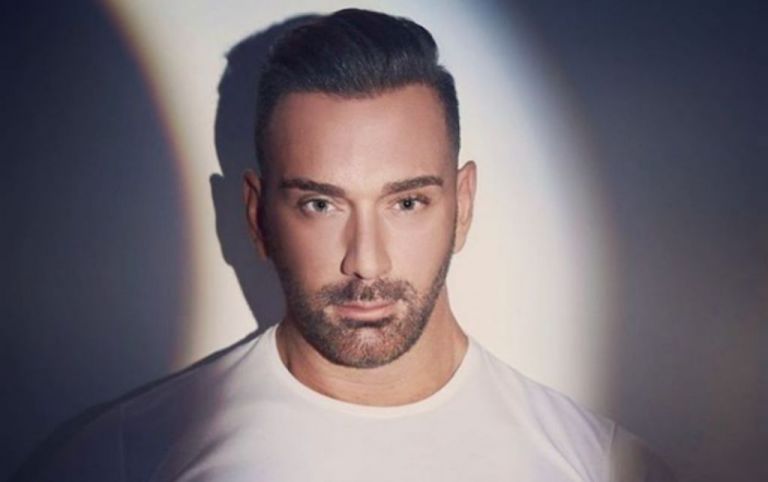 Νίκος Κοκλώνης : Σε κατ’οίκον καραντίνα ο παρουσιαστής και όλο το σόου