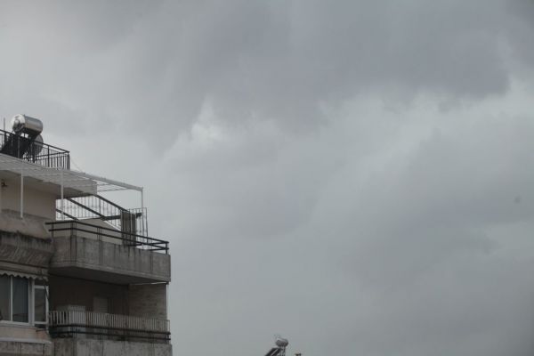 Καιρός : Έρχονται βροχές, καταιγίδες και χαλαζοπτώσεις – Δείτε πού και πότε