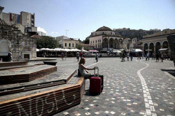Κορονοϊός : «Βόμβα» Μαγιορκίνη – «Δεν αποκλείεται να είναι 20.000 τα ενεργά κρούσματα»