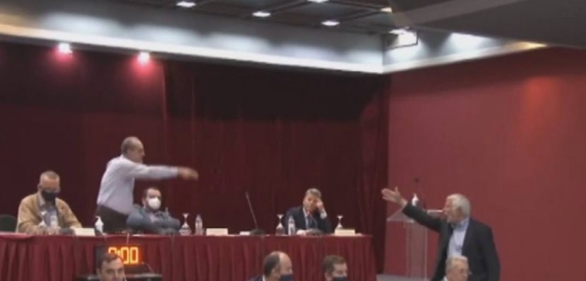 Απίστευτο βίντεο: Άγριος καβγάς ανάμεσα στον νυν και τον πρώην Περιφερειάρχη Πελοποννήσου