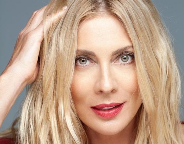 Σμαράγδα Καρύδη : Το τρυφερό μήνυμα αγάπης στην Βίκυ Βολιώτη