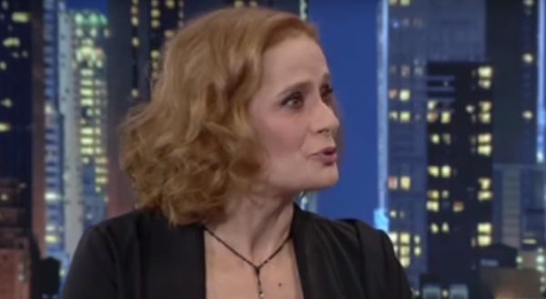 Νόνη Ιωαννίδου : «Όταν έφυγε ο άντρας μου έχασα τη γη κάτω από τα πόδια μου»