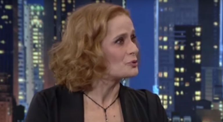 Νόνη Ιωαννίδου : «Όταν έφυγε ο άντρας μου έχασα τη γη κάτω από τα πόδια μου»