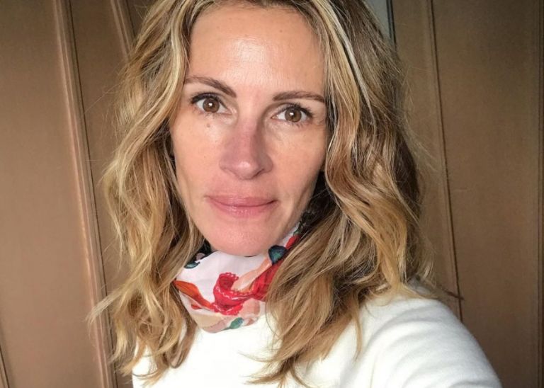 Τζούλια Ρόμπερτς : Καλεί τους αμερικανούς στις κάλπες με τον πιο πρωτότυπο τρόπο