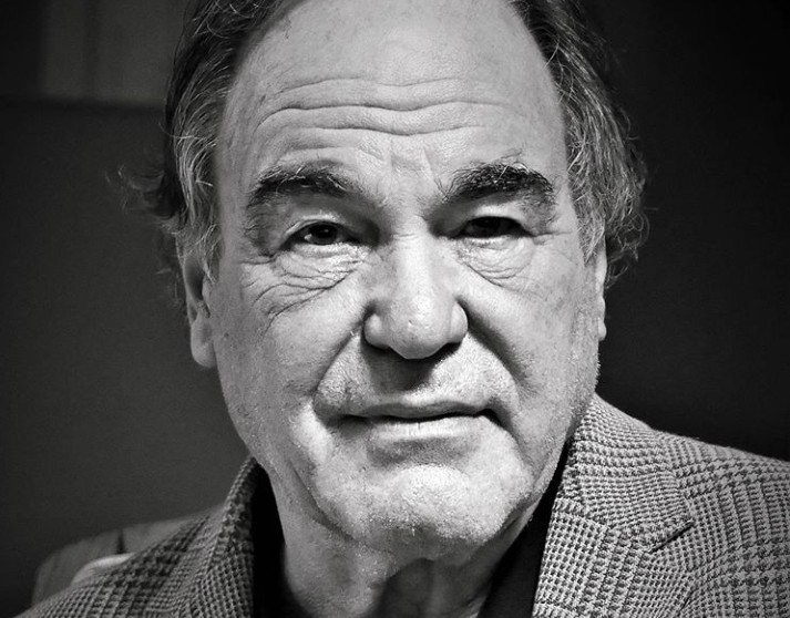 Όλιβερ Στόουν : «Είμαι ένας παρατηρητής της αμερικανικής κωμωδίας»