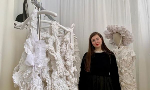 Róisín Pierce : Η νέα σχεδιάστρια που «σαρώνει» με τις ευφάνταστες δημιουργίες της