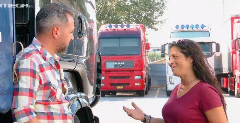 «Πάμε Δανάη!»: H Αφροδίτη Γκαλένη «οργώνει» τους δρόμους με μια νταλίκα